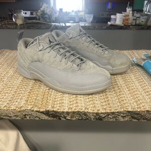 Jordan 12 low wolf grey
